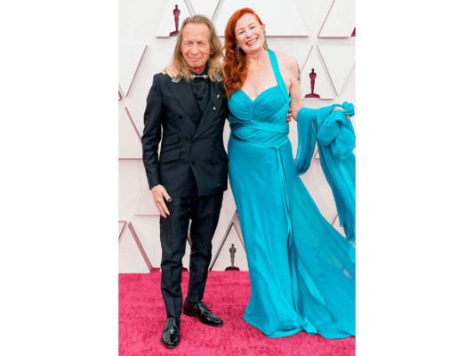 Liz Hanley y Paul Raci.