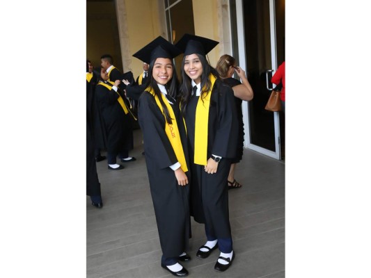 Firma de acta de Lincoln School generación 2017