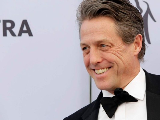 Hugh Grant<br/>Él es descendiente de la casa Tudor, pero específicamente del rey Enrique Vll, rey de Escocia de 1488 hasta 1513.<br/>