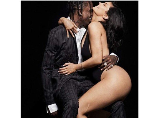 Kylie Jenner y su novio debutan en portada de GQ con candente foto