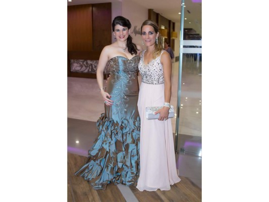 Guillermo Orellana y Giordanna Kafati festejan su boda