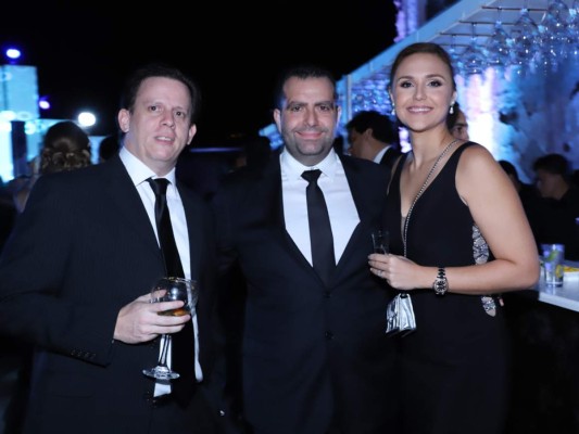 Jose Fernando Mendoza, Pablo y Lissette Andonie