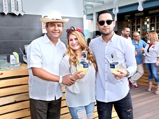 Lanzamiento de Coronita Extra en el roof top del Hyatt