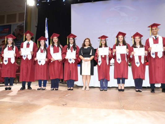 Graduación de CEAD Christian School