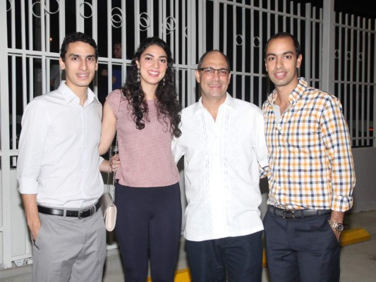 Acosa inaugura megatienda en San Pedro Sula  