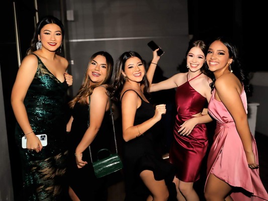 Andrea Woo, Mariela Villanueva, Adriana Elvir, Ana Zelaya e Isabella Aguirre