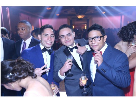 Mayan School celebra su prom al estilo los Oscar