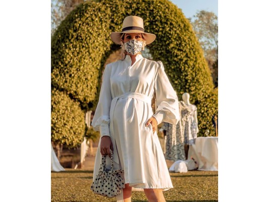 Rosyl Mejía presentó en Comayagua su nueva colección Primavera Verano 2021 denominada Ojos de Agua y salpicada de tonos claros, tejidos frescos y accesorios elaborados bajo un concepto de moda sostenible (foto Allan Laínez)
