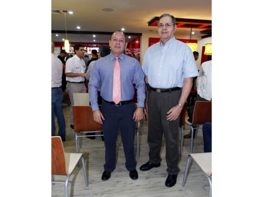 Brindis por el nuevo Wendy's Circunvalación