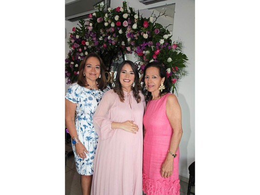 Celebración maternal para María Fernanda Welchez  