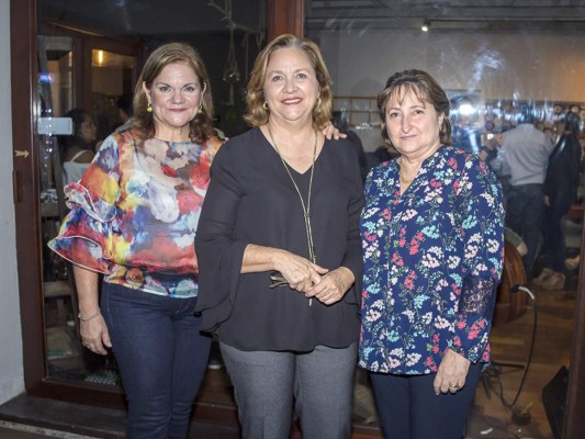 Lupita Irías, Nury Cramer y Leyla Pavón.