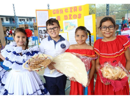 Feria de Identidad Nacional en Macris School