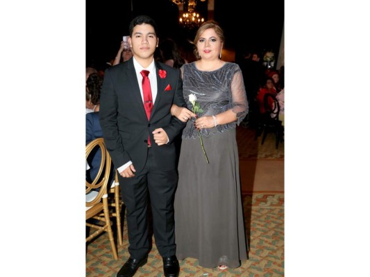 Desfile de los Seniors 2017 Del Campo International School