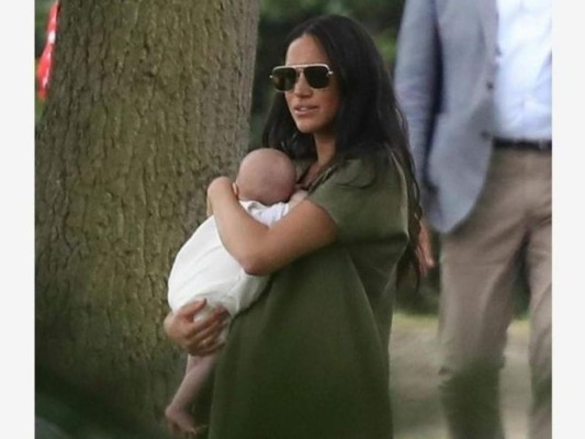 Kate y Meghan Markle sacan de paseo a los niños