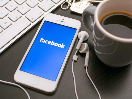 5 detalles que no debes compartir en Facebook