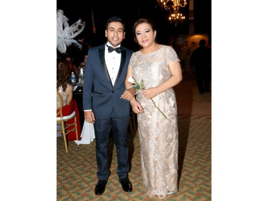 Desfile de los Seniors 2017 Del Campo International School