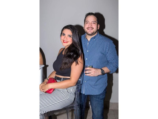Fiesta para despedir la soltería de Roberto y Gabriela