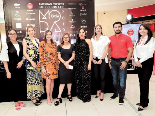 Ivette Ortega de UNITEC, Tyara Kafie de Cortitelas, Valeria Ríos BAC Credomatic, Blanca Bendeck, Karen Osorio de Stella Artois , Pamela Cruz de Mall Multiplaza, Ricardo Stout de Claro, Ada Espinal de Lexus.