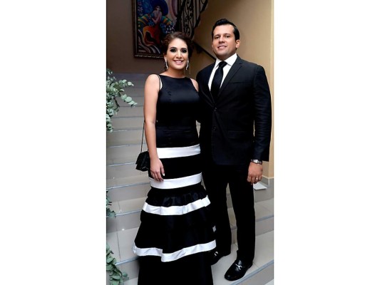 Christian Guevara y Yamileth Hilsaca celebran su boda civil  