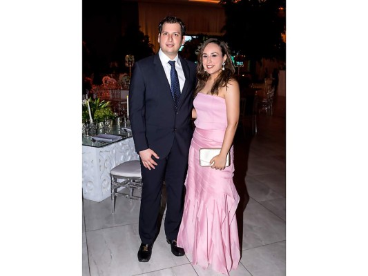 Joaquín Echeverri y Adriana Hawit.