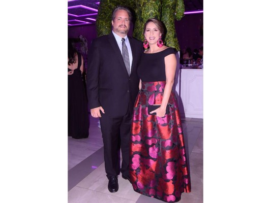 Guillermo Orellana y Giordanna Kafati festejan su boda