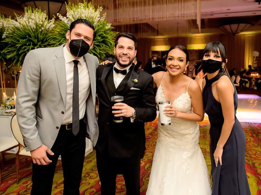 La boda de Henry Mauricio Soliman y Victoria Alejandra Valladares