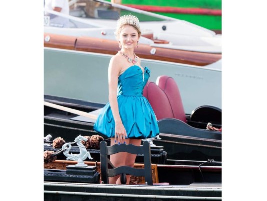 Leni Klum<br/>Leni llegó acompañada por su madre, Heidi Klum, y vistió un increíble vestido azul de escote corazón y una tiara, como toda una princesa.<br/>