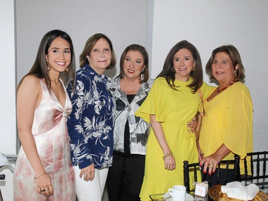 Celebración maternal para María Fernanda Welchez  