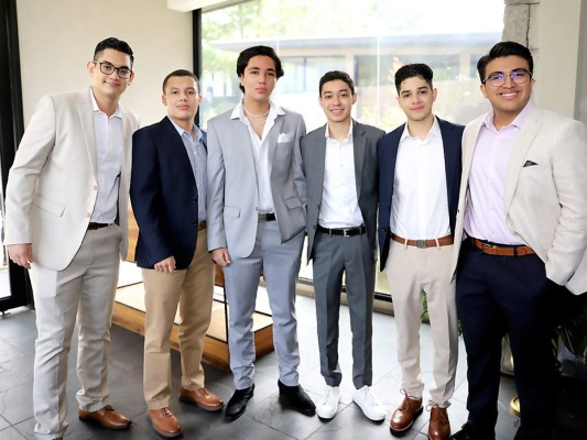 José Leonardo Ramírez, Samuel Reyes, Julián Hernández, René Amador, Alex Pineda y Gian Paul Quintanilla