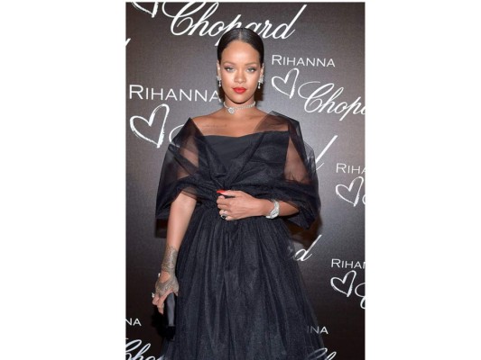 Rihanna luce espectacular en Cannes