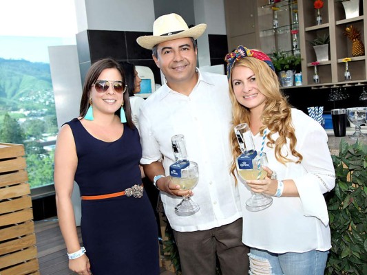 Lanzamiento de Coronita Extra en el roof top del Hyatt