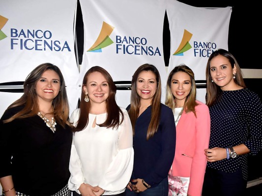 El staff de Ficensa durante la premier (fotografías: Hector Hernández)