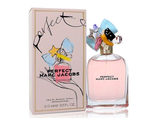 PERFECT EAU DE PARFUM by MARC JACOBS. Alegre y sorprendente, esta fragancia seduce con su aroma floral que celebra el optimismo, el amor propio y la originalidad. Inspirado en el mantra de Marc Jacobs: “Soy perfecto como soy”, el perfume combina notas florales frescas con leche de almendra y cachemira.<br/>