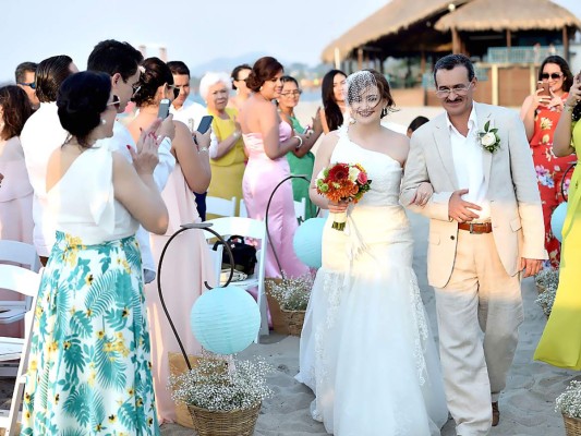 La boda de Xenia Navas y Roberto Palma