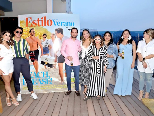 Mari Bardají,José Vargas, Kervin García, Angella Andonie, Blanca Bendeck, Tania Orellana, Karen Osorio y Rosa Montoya (fotografías: Hector Hernández)