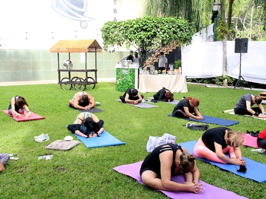 Club Hondureño Árabe y Revista Estilo patrocinan clases de yoga