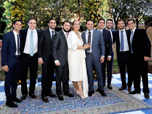 Diego Bendeck, Edmundo del Carmen, Luis Velásquez, Héctor Abudoj, Angella Andonie, Rafael Zelaya, Fabian Kafie, Alberto Kafati, Enrique Lacayo y Nick Bendeck