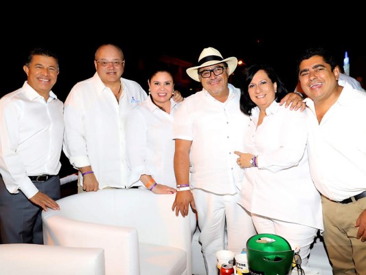 Emilio Silvestri, Roberto Ordóñez, Gyna Mendieta,Germán Rodriguez, Lima Mancuzo y Giovany Fiallos