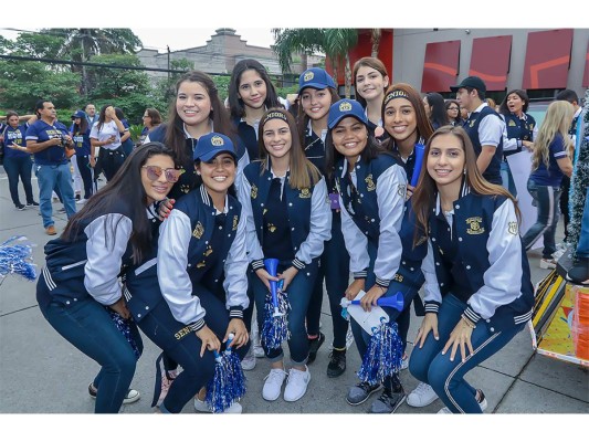 Así fue el seniors entrance de la Academia Americana