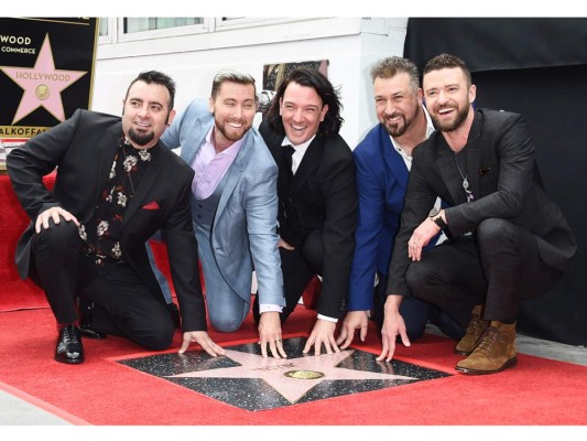 NSYNC recibe estrella de la fama en Hollywood