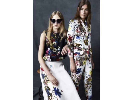 Una de las firmas que lleva el bordado floral como lema es Erdem, que los imprime en vestidos y accesorios