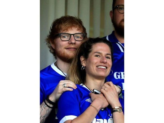 4. Ed Sheeran y Cherry Seaborn<br/>Se casó unos días antes de navidad. Fue una boda muy tranquila, solo estuvieron los amigos de toda la vida de Ed, la familia más cercana y el sacerdote. <br/>