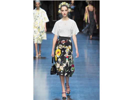 Falda de motivos florales bordados a mano by Dolce & Gabbana