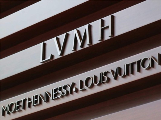 LVMH elabora geles desinfectantes para donarlos a hospitales franceses  