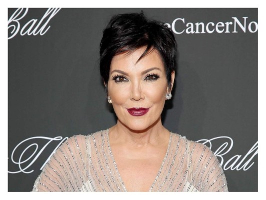 Critican a Kris Jenner por usar tres tipos de pieles en un mismo outfit  