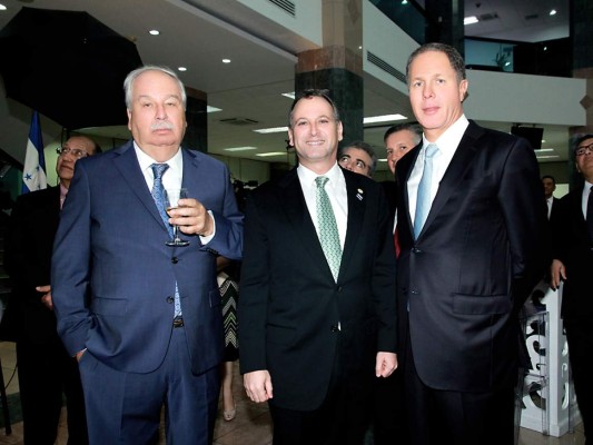 Fredy Nasser nuevo abanderado de BANPAÍS   
