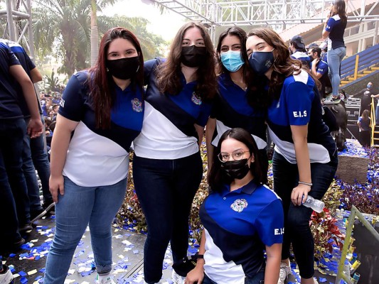 Senior entrance de la Escuela Internacional Sampedrana 2022
