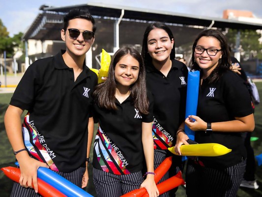 La entrance de los Seniors 2020 de la Escuela Americana