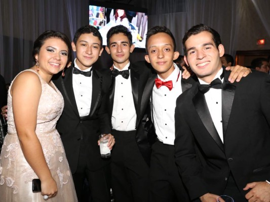 Prom night de la Escuela Americana