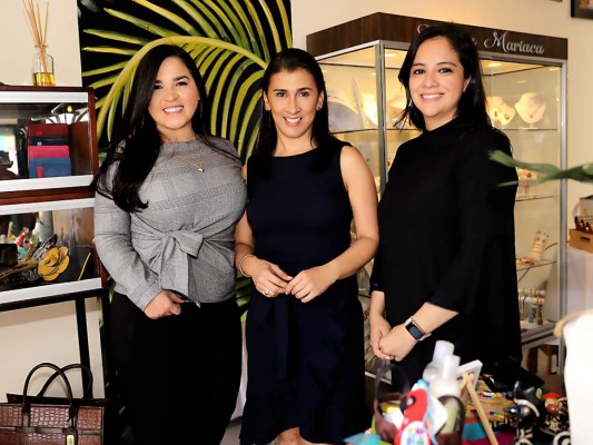 Melissa Amaya, Celia Durón, Stephanie Custodio